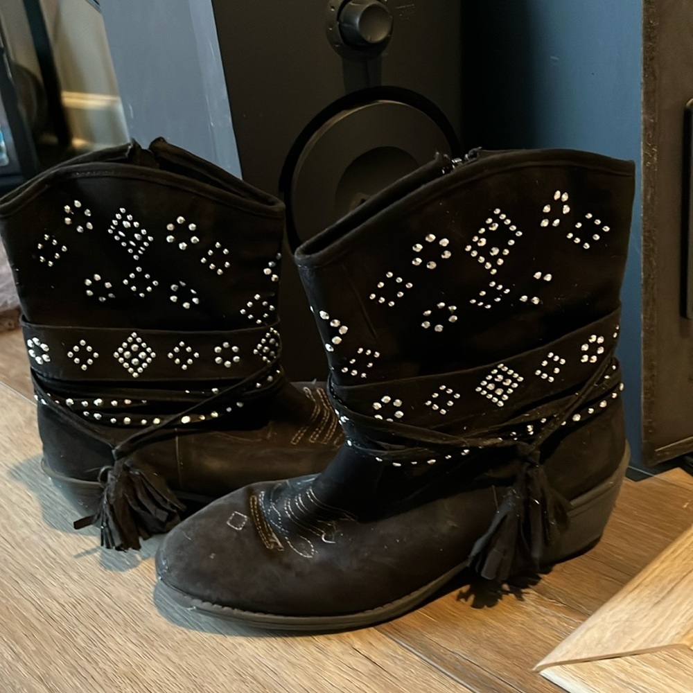 Justice boots